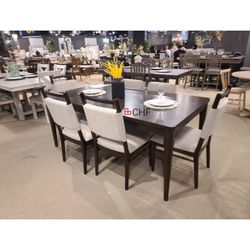 Beautiful 7 Piece Dining Table Set  - Limited Time Offer 