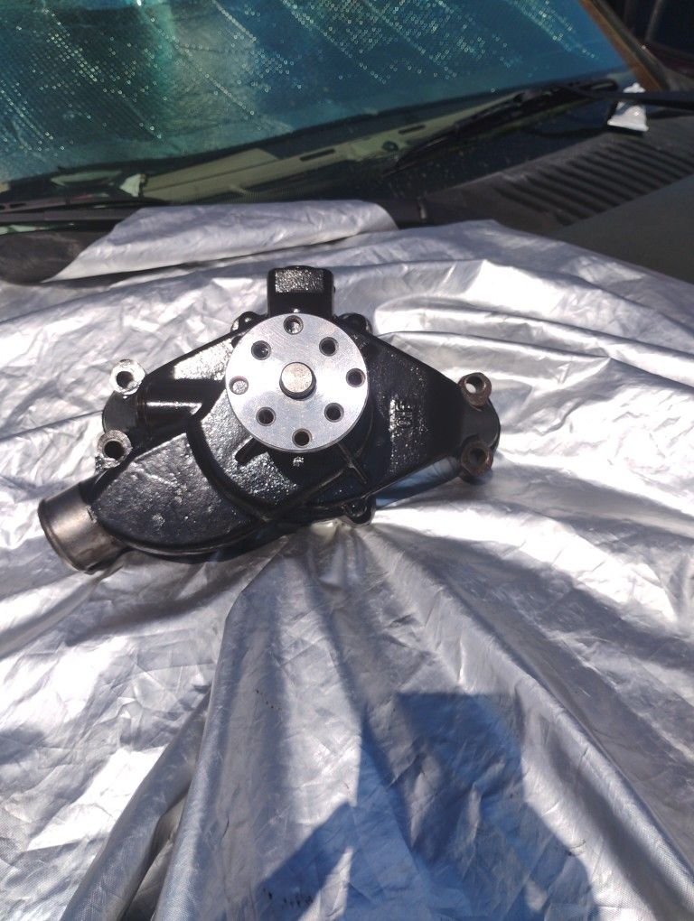 Chevy / GMC Small Block Water Pump