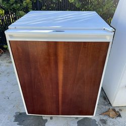 Refrigerator For Sale