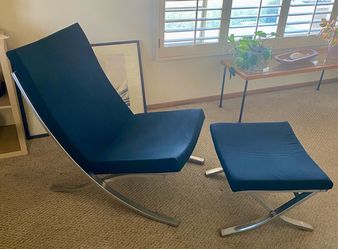 Modern lounge chair