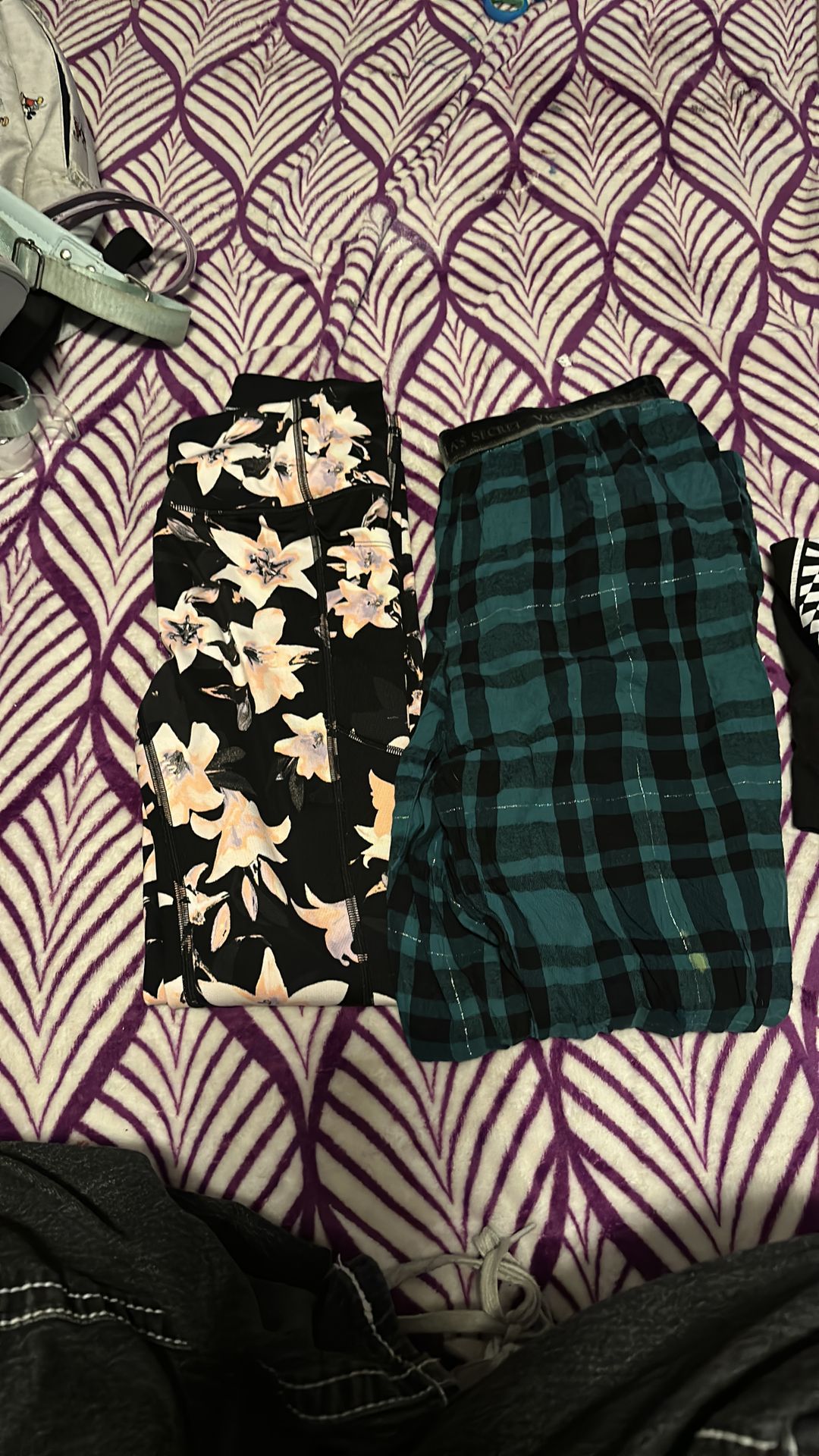 Victoria Secret leggings and pjs size small and blue leggings