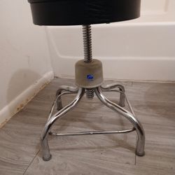 Adjustable Stool 