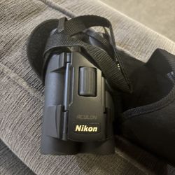 Nikon Binoculars-like New
