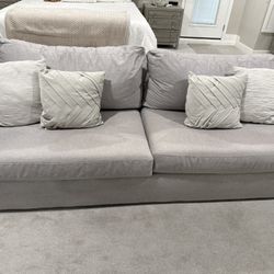 Living Spaces Like New Loveseat 