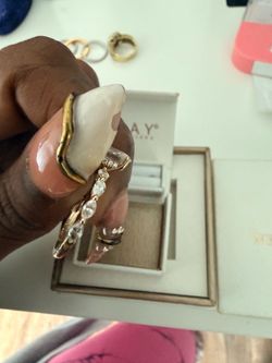 2 1/2 carat, yellow gold