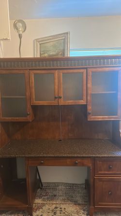 Desktop hutch