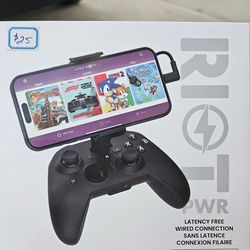 New adjustable device holder