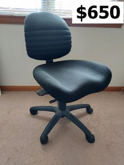 FULL Orthopedic Office Chair In Excellent Condition 