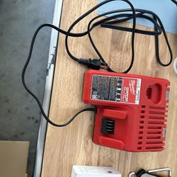 Milwaukee M18/M12 Charger