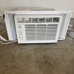 Window AC Unit 