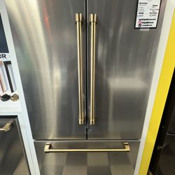 Thor Gordon Ramsay Collection Refrigerator In Stainless Steel With Gold Handles