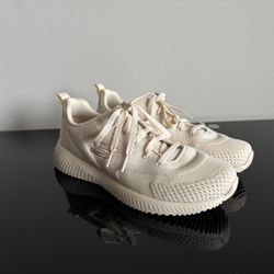 New Skechers Sneakers Women’s Size 8 – Like New