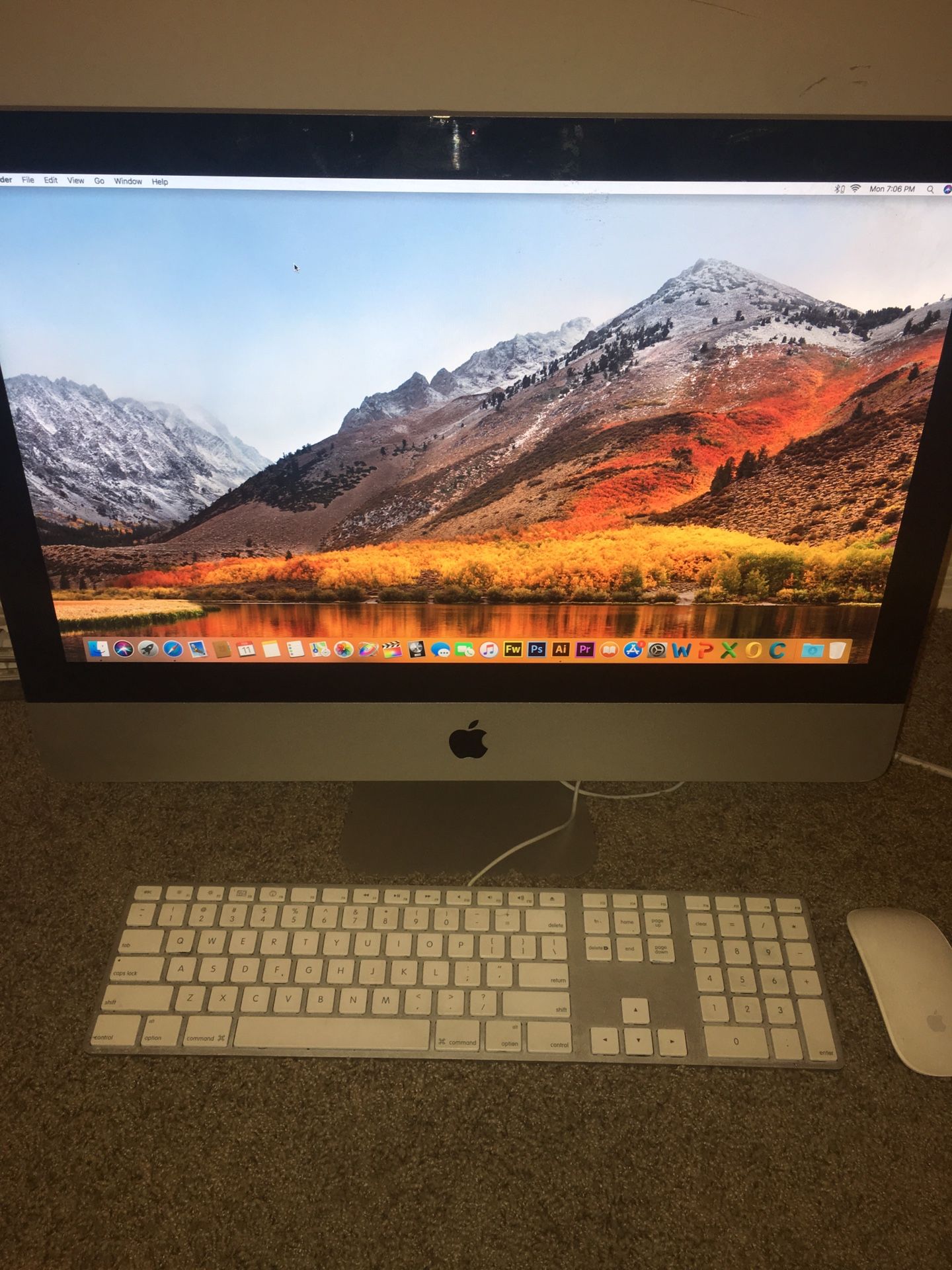 Apple 21.5 iMac computer With Final Cut Pro/Logic Pro Studio / Cs6 Adobe master suite