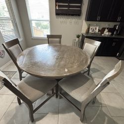 Dinning Table/ 5 chairs