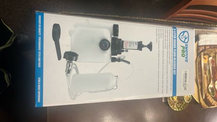 SMOTIVEPRO Manual Brake Bleeder Kit, 3L One Man Brake... 45mm Adapter for Most Euro..