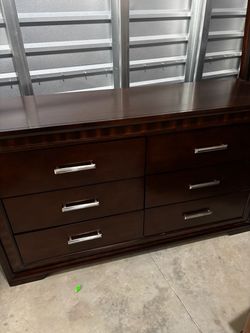 Queen bedroom set