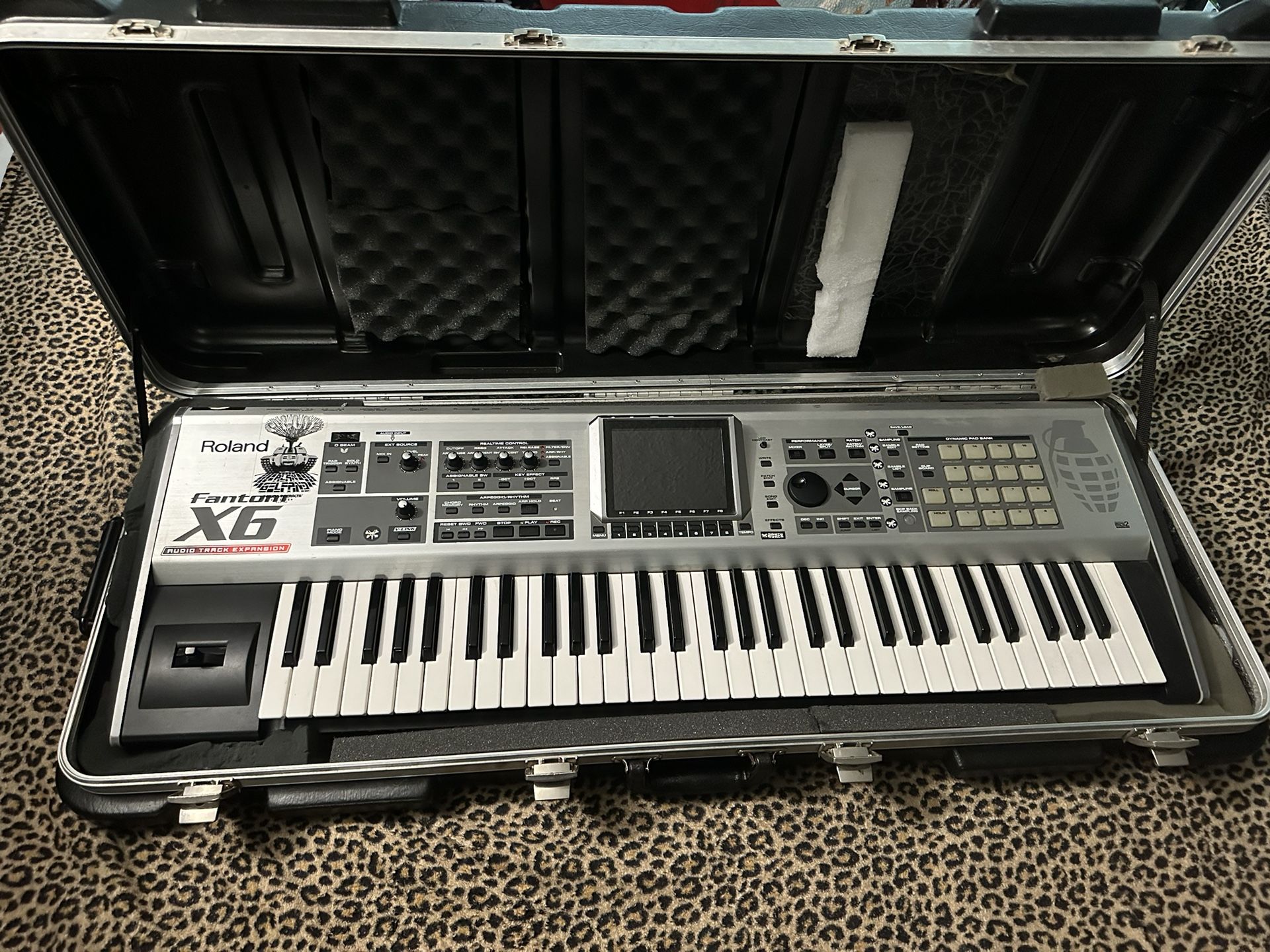 Roland Fantom X6 Synth Workstation Piano Keyboard