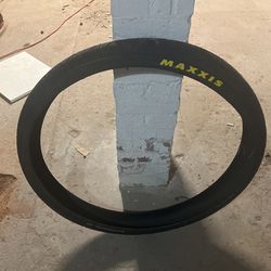 Maxxis Hook Worm