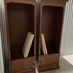 2 Solid Wood Shelving Units With Cabinet