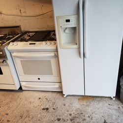 white set stove and fridge  great condition...fridge side   33  stove convention five burner 90 days warranty..$700 both item  pick  up ....delivery  