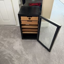 Electric Cigar humidor cabinet , 300 Cigar Capacity 