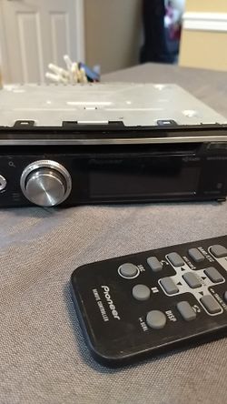 Pioneer Bluetooth car stereo with control