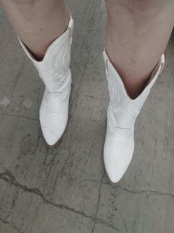 White cowgirl boots $15