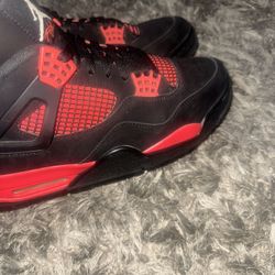 Jordan 4s Retro Red thunders Size 12 