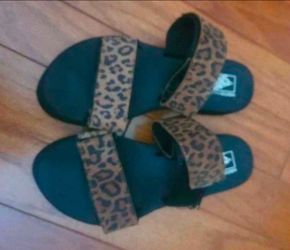 Cheetah Vans Velcro Sandals Size 7