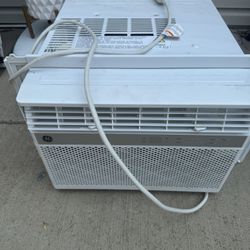1400 BTU GE Window Unit A/C