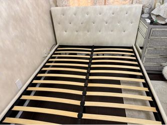 Queen Bedframe