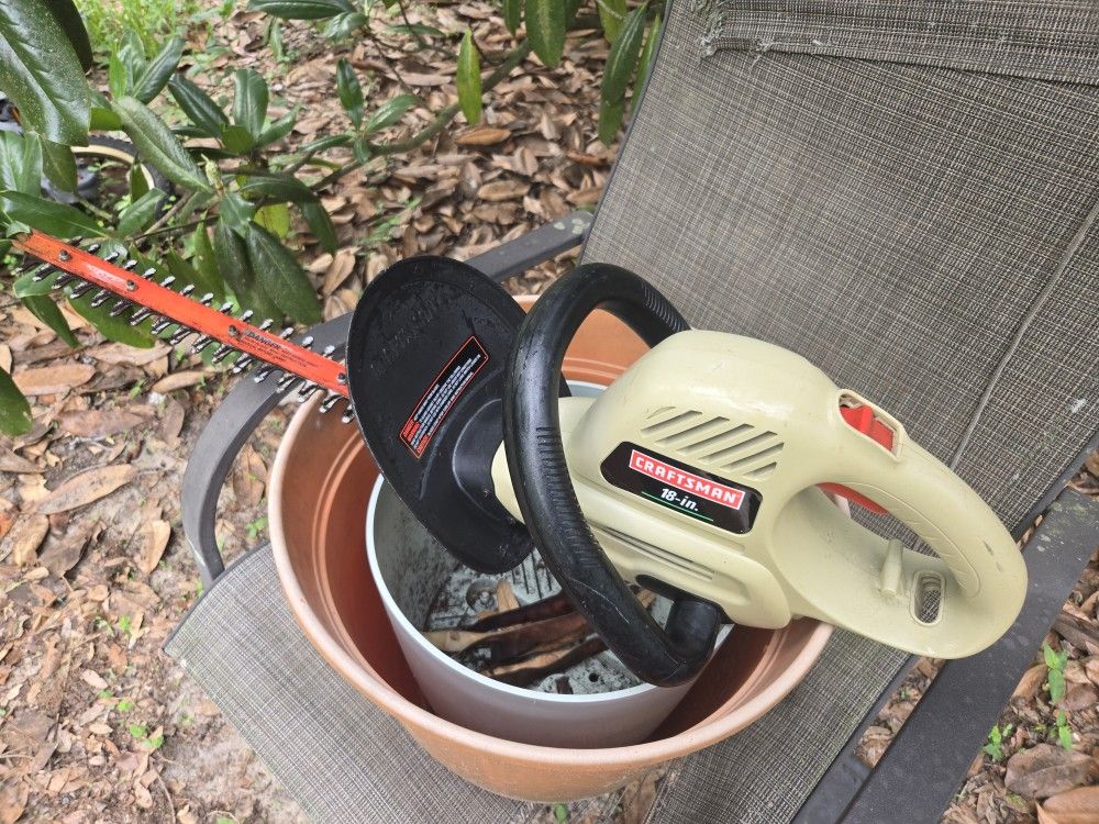 Craftsman Electric Hedge Trimmer