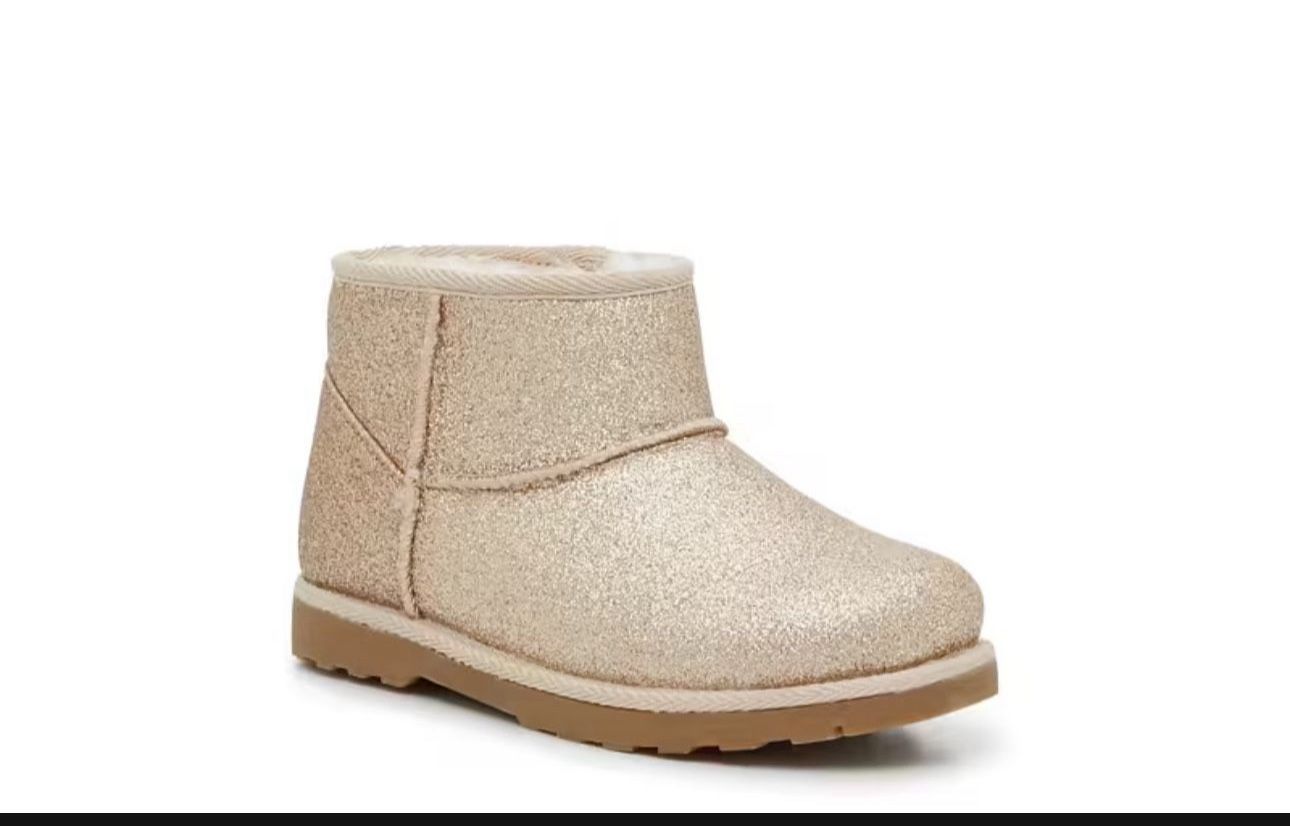 New Kids Boots, Size 5 Were bought for $60 in store