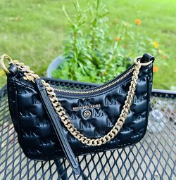 Michael Kors Jet Set Travel Large Zip Shoulder Chain Tote Navy Saffiano  Leather for Sale in Orlando, FL - OfferUp