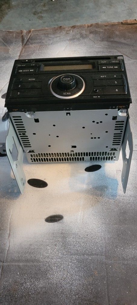 OEM radio/CD Player Nissan 370z 
