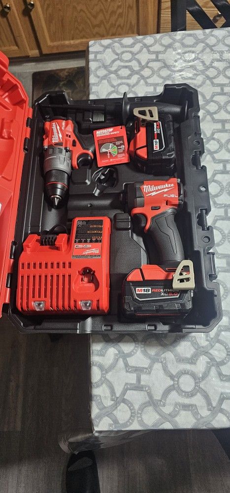 MILWAUKEE M18V FUEL BRUSHLESS COMBO KIT-4 GENERACION BRAND NEW