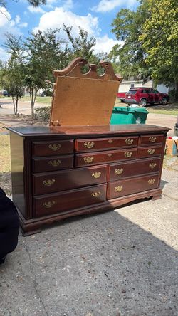 Dresser