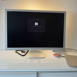 Apple Cinema Display 30-Inch (Aluminum)