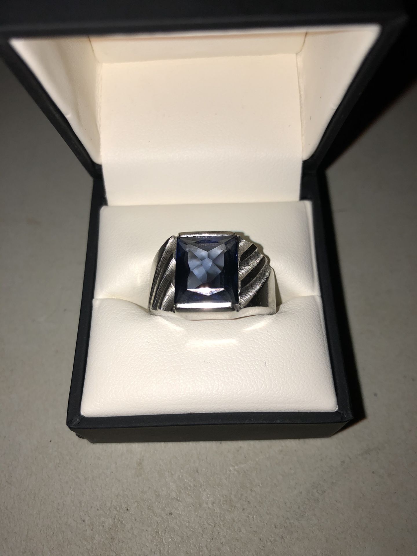 Sapphire white gold ring