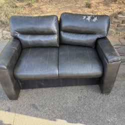 Couch With Pullout Bed
