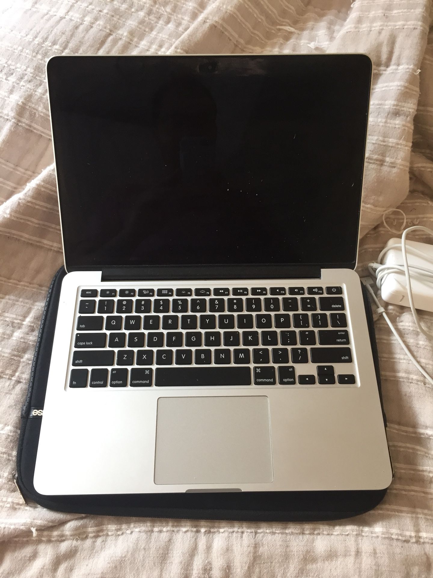 MacBook Pro (Retina, 13-inch) *NEEDS REPAIR*