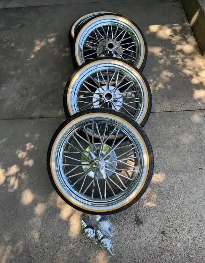 22’s Texas Wired RWD Spokes With Vogue Tires for Sale in Pk