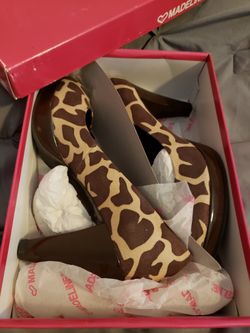 New In Box Heels 8.5