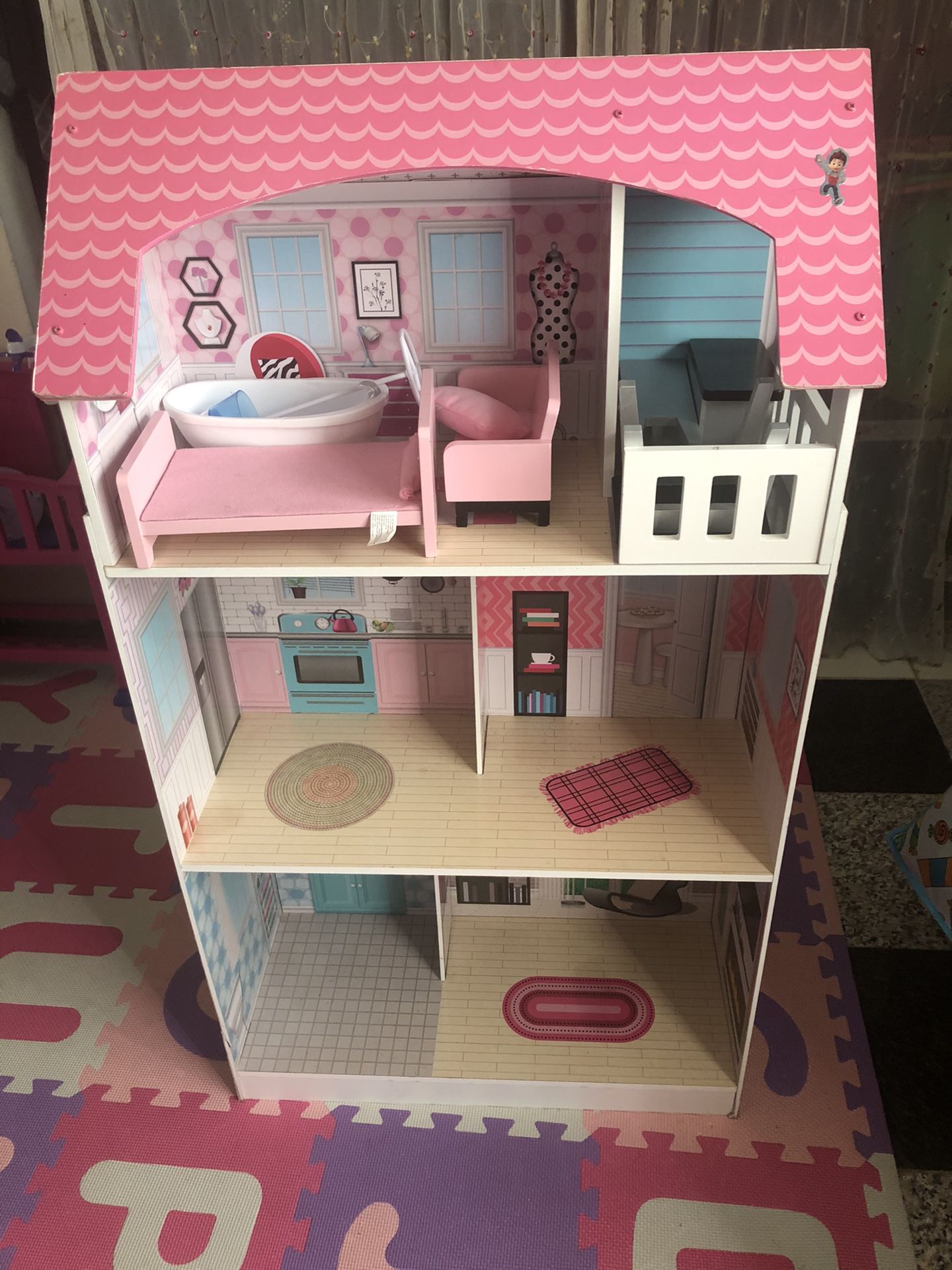 Girls Doll House And Kitchen