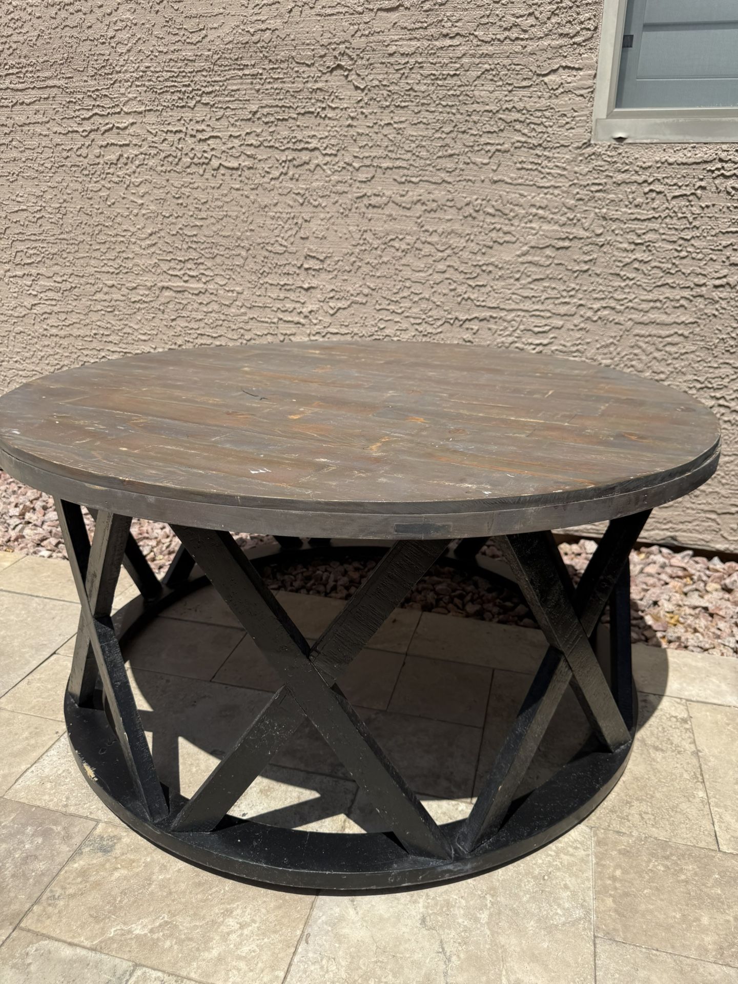 Round Coffee table