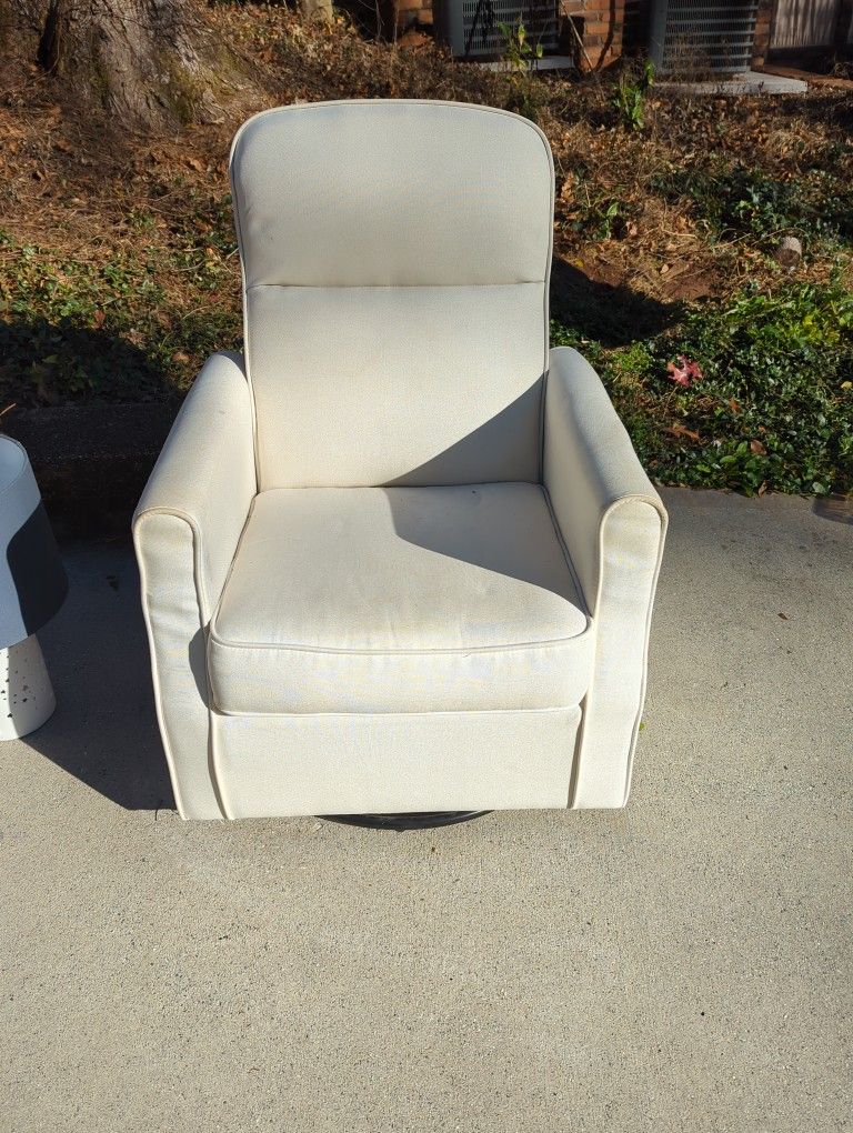 Delta children Swivel Glider Chair