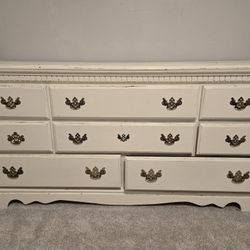 Dresser - White Chabby Chic 
