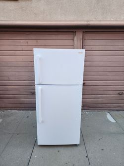 INSIGNIA FRIDGE