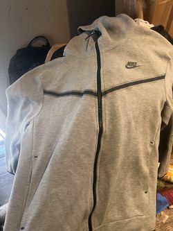 Nike Tech Size Medium Can Trade