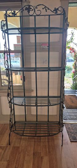 Bookcase with folding shelves